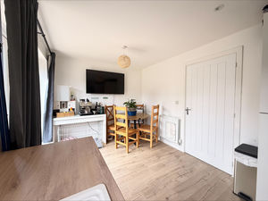 Photo 6- click for photo gallery